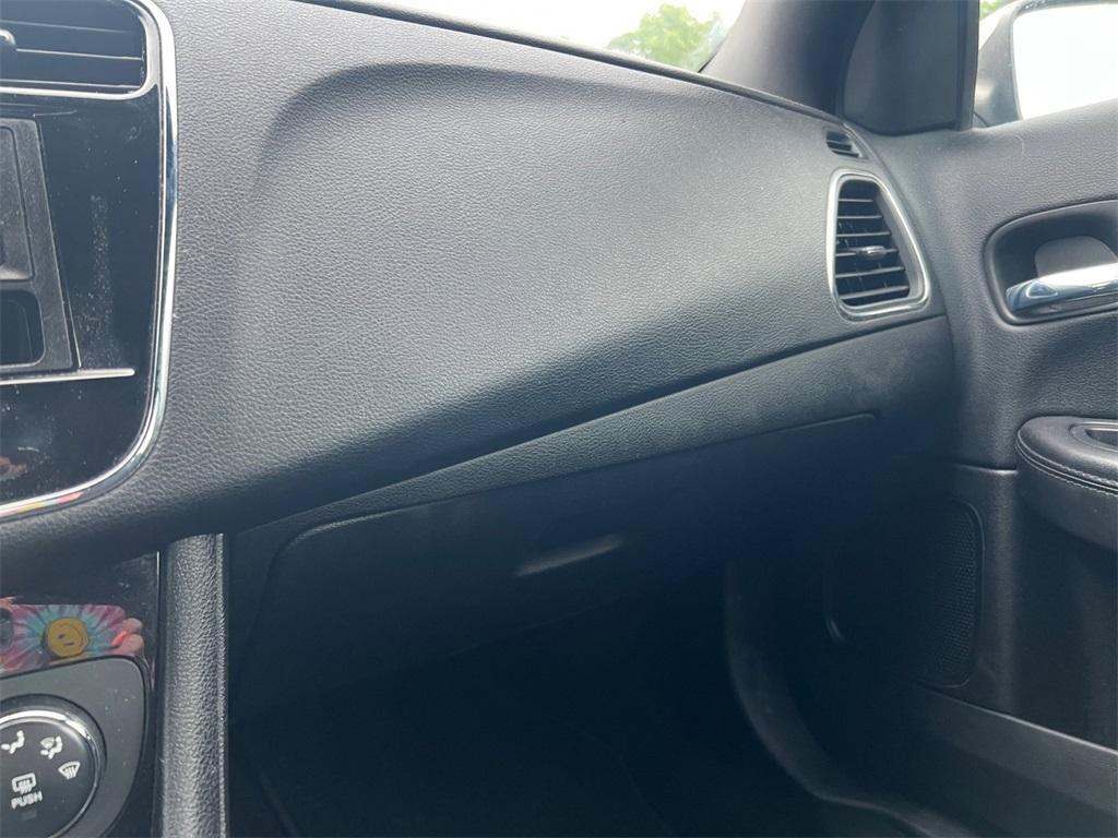 used 2014 Chrysler 200 car, priced at $5,383