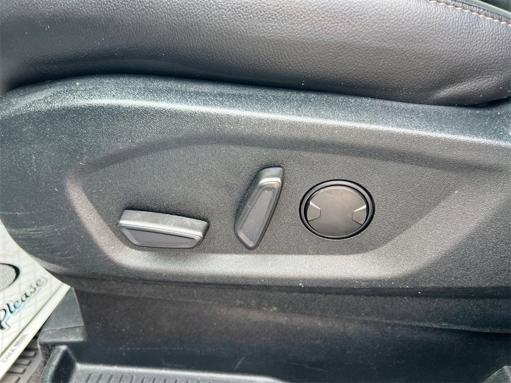used 2020 Ford Edge car, priced at $14,300