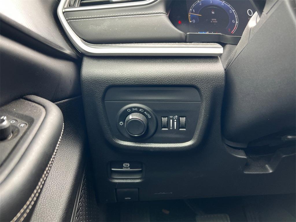 used 2024 Jeep Grand Cherokee car