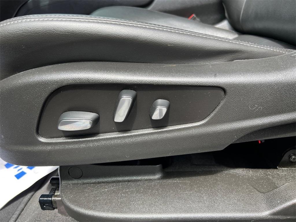 used 2021 Cadillac XT6 car, priced at $29,131
