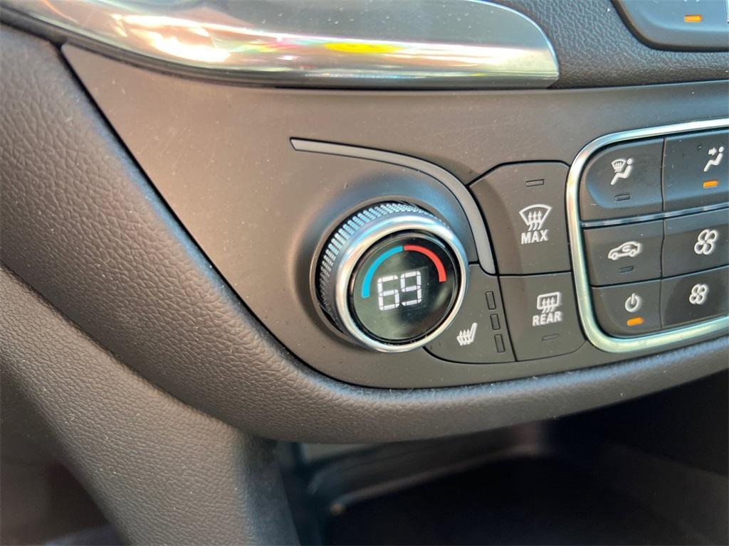 used 2024 Chevrolet Equinox car, priced at $20,900