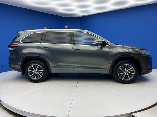 used 2018 Toyota Highlander car, priced at $27,495