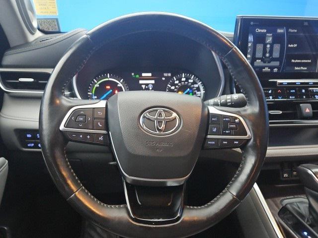 used 2021 Toyota Highlander Hybrid car, priced at $32,895