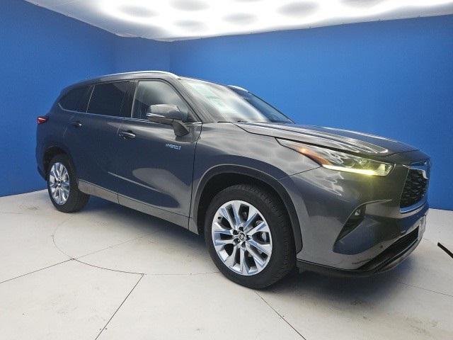 used 2021 Toyota Highlander Hybrid car, priced at $32,895