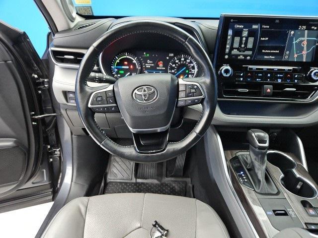 used 2021 Toyota Highlander Hybrid car, priced at $32,895