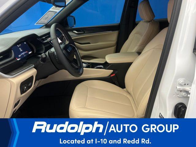 used 2024 Jeep Grand Cherokee car, priced at $41,895