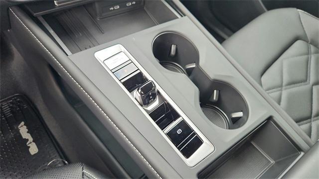 new 2025 Volkswagen Atlas car, priced at $42,241