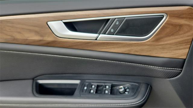 new 2025 Volkswagen Atlas car, priced at $42,241