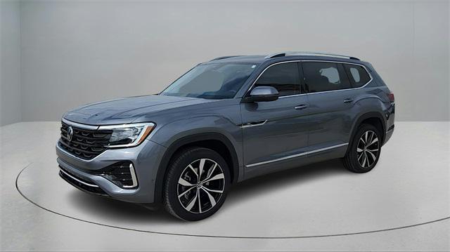 new 2025 Volkswagen Atlas car, priced at $51,722