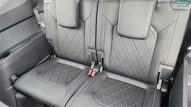 new 2025 Volkswagen Atlas car, priced at $52,446