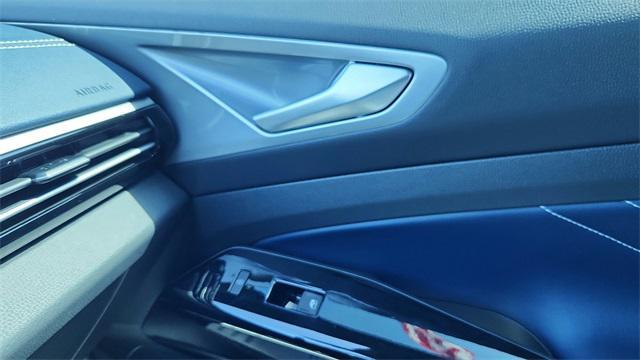 new 2025 Volkswagen ID.4 car, priced at $44,136
