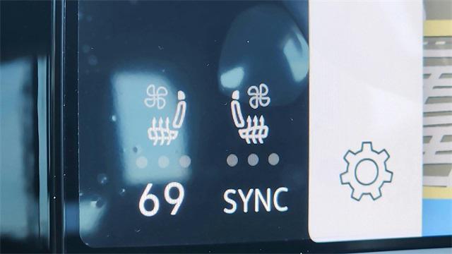 new 2025 Volkswagen Atlas car, priced at $46,878