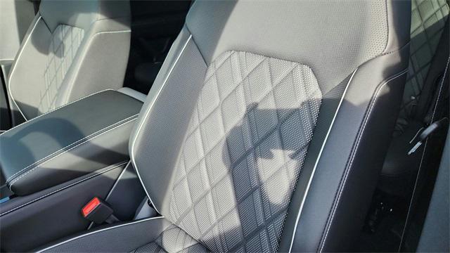 new 2025 Volkswagen Atlas car, priced at $46,878