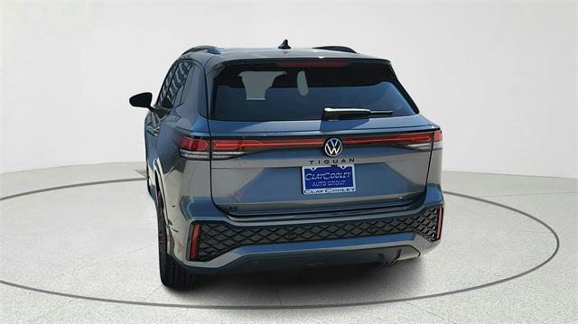 new 2025 Volkswagen Tiguan car, priced at $37,193