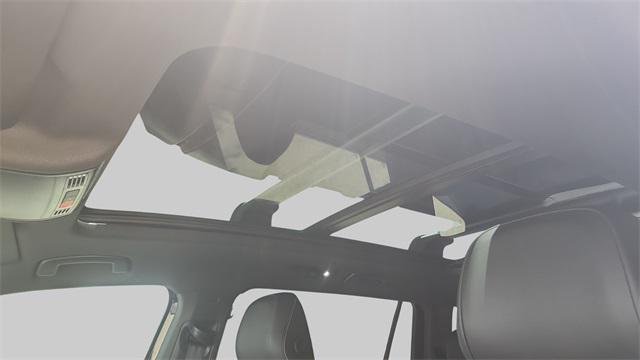 new 2024 Volkswagen Tiguan car, priced at $34,000