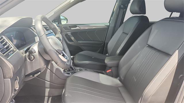 new 2024 Volkswagen Tiguan car, priced at $34,000