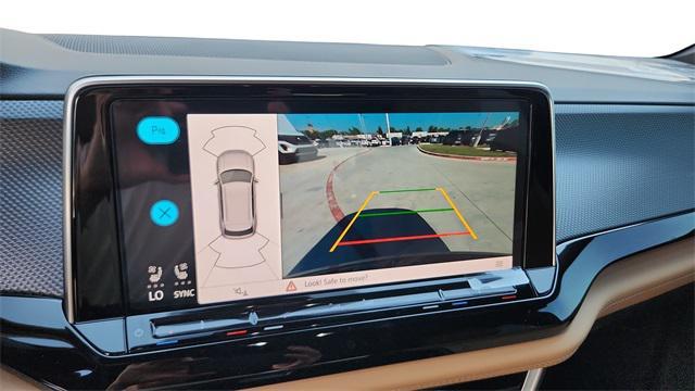 new 2026 Volkswagen Atlas Cross Sport car, priced at $52,583