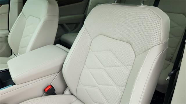 new 2025 Volkswagen Atlas car, priced at $41,382