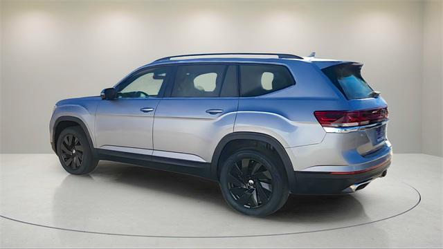 new 2025 Volkswagen Atlas car, priced at $43,555