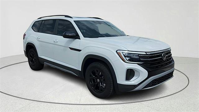 new 2025 Volkswagen Atlas car, priced at $44,675