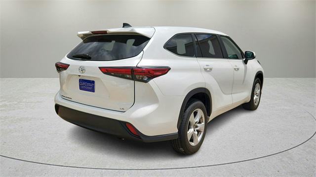 used 2023 Toyota Highlander car, priced at $32,884