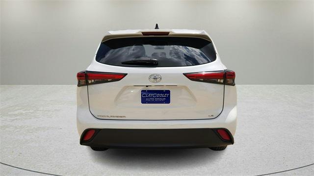 used 2023 Toyota Highlander car, priced at $32,884