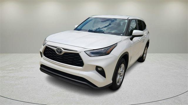 used 2023 Toyota Highlander car, priced at $32,884