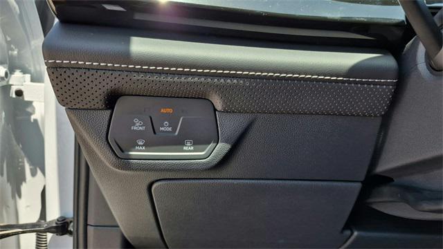 new 2025 Volkswagen Atlas car, priced at $33,776