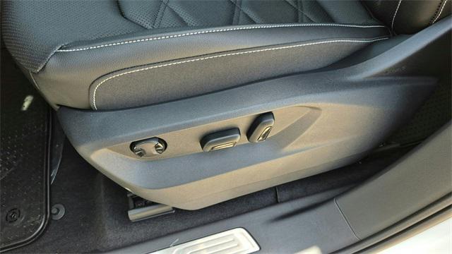 new 2025 Volkswagen Atlas car, priced at $33,776