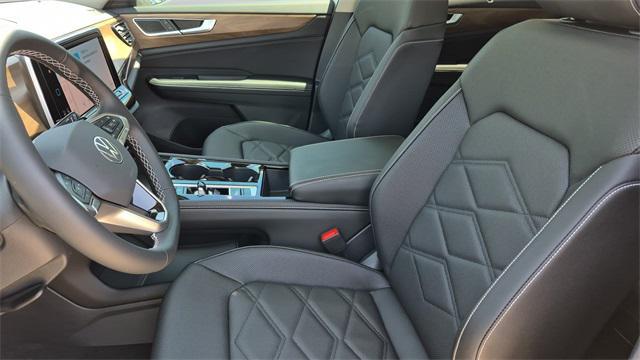 new 2025 Volkswagen Atlas car, priced at $33,776