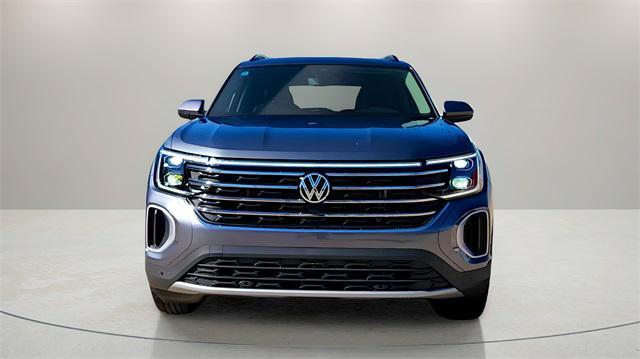 new 2025 Volkswagen Atlas car, priced at $43,555