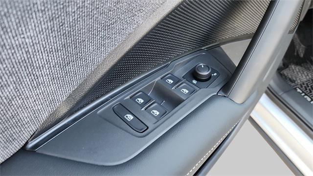 new 2025 Volkswagen Tiguan car, priced at $28,894