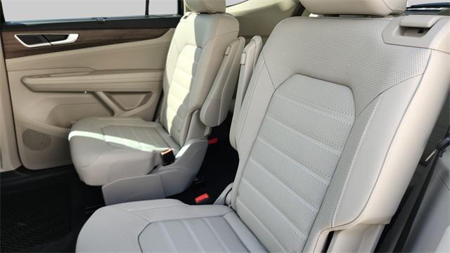 new 2025 Volkswagen Atlas car, priced at $46,163