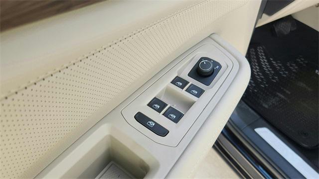 new 2025 Volkswagen Atlas car, priced at $46,163