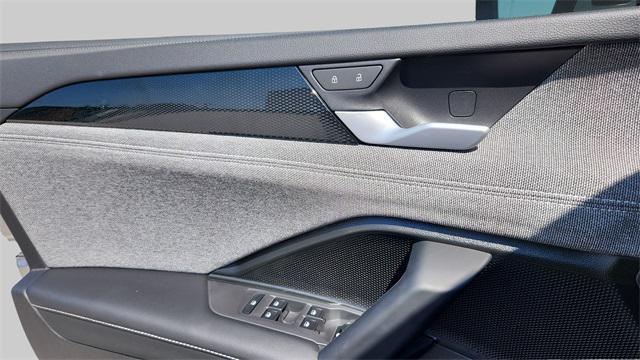 new 2025 Volkswagen Tiguan car, priced at $28,999