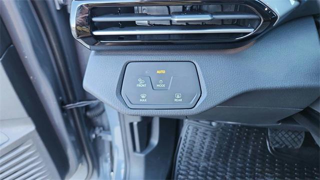 new 2025 Volkswagen ID.4 car, priced at $46,474
