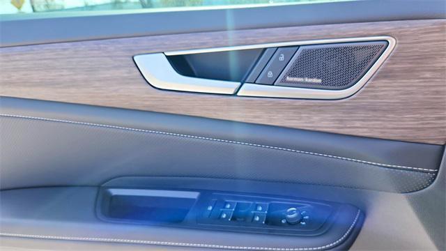 new 2025 Volkswagen Atlas car, priced at $51,411