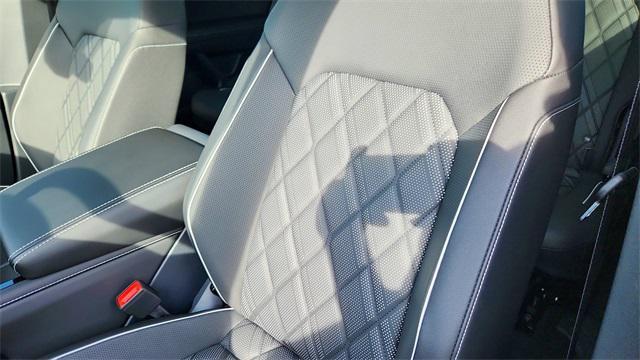 new 2025 Volkswagen Atlas car, priced at $51,411