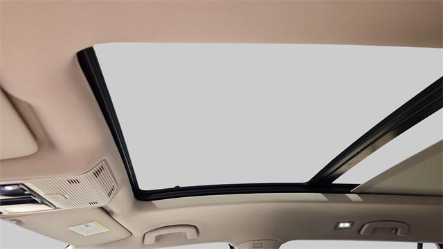 new 2025 Volkswagen Atlas car, priced at $42,012