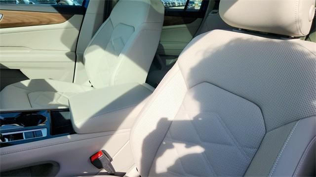 new 2025 Volkswagen Atlas car, priced at $43,012
