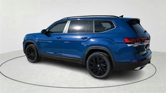 new 2025 Volkswagen Atlas car, priced at $42,012