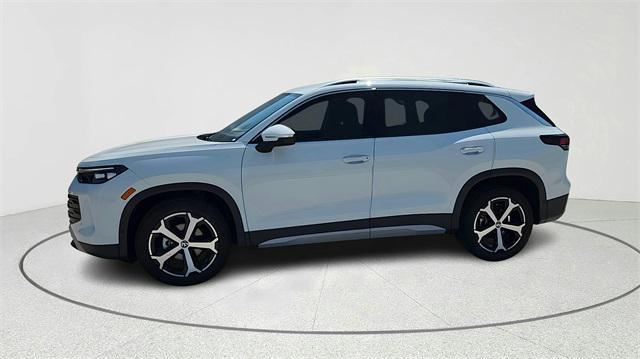 new 2025 Volkswagen Tiguan car, priced at $32,682