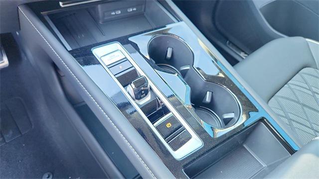 new 2025 Volkswagen Atlas car, priced at $52,946