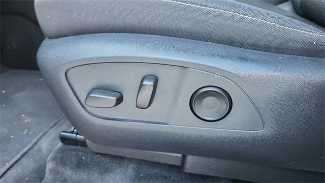 used 2024 Chevrolet Traverse car, priced at $37,998