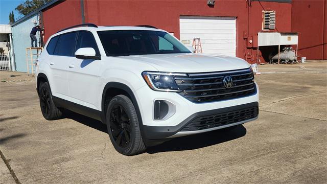 new 2025 Volkswagen Atlas car, priced at $43,222