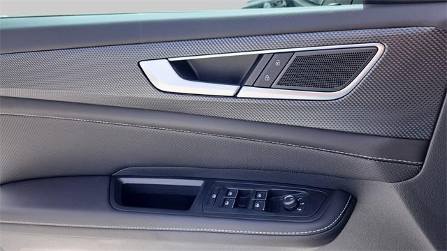 new 2025 Volkswagen Atlas Cross Sport car, priced at $45,900