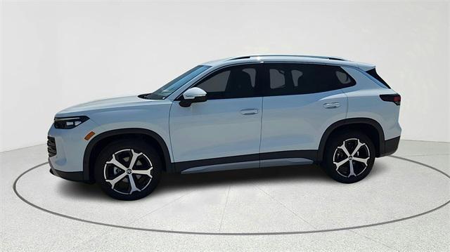 new 2025 Volkswagen Tiguan car, priced at $32,672