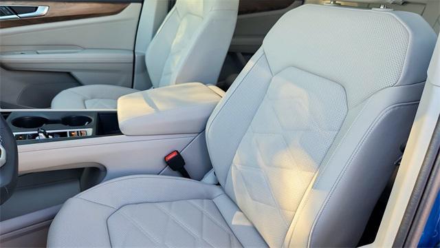 new 2025 Volkswagen Atlas car, priced at $39,697