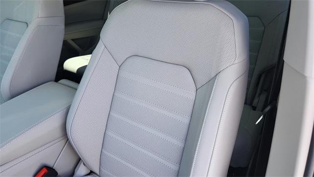 new 2025 Volkswagen Atlas car, priced at $48,670