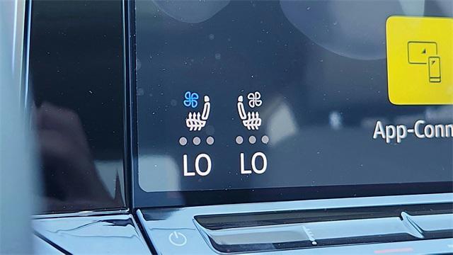 new 2025 Volkswagen Atlas car, priced at $46,170